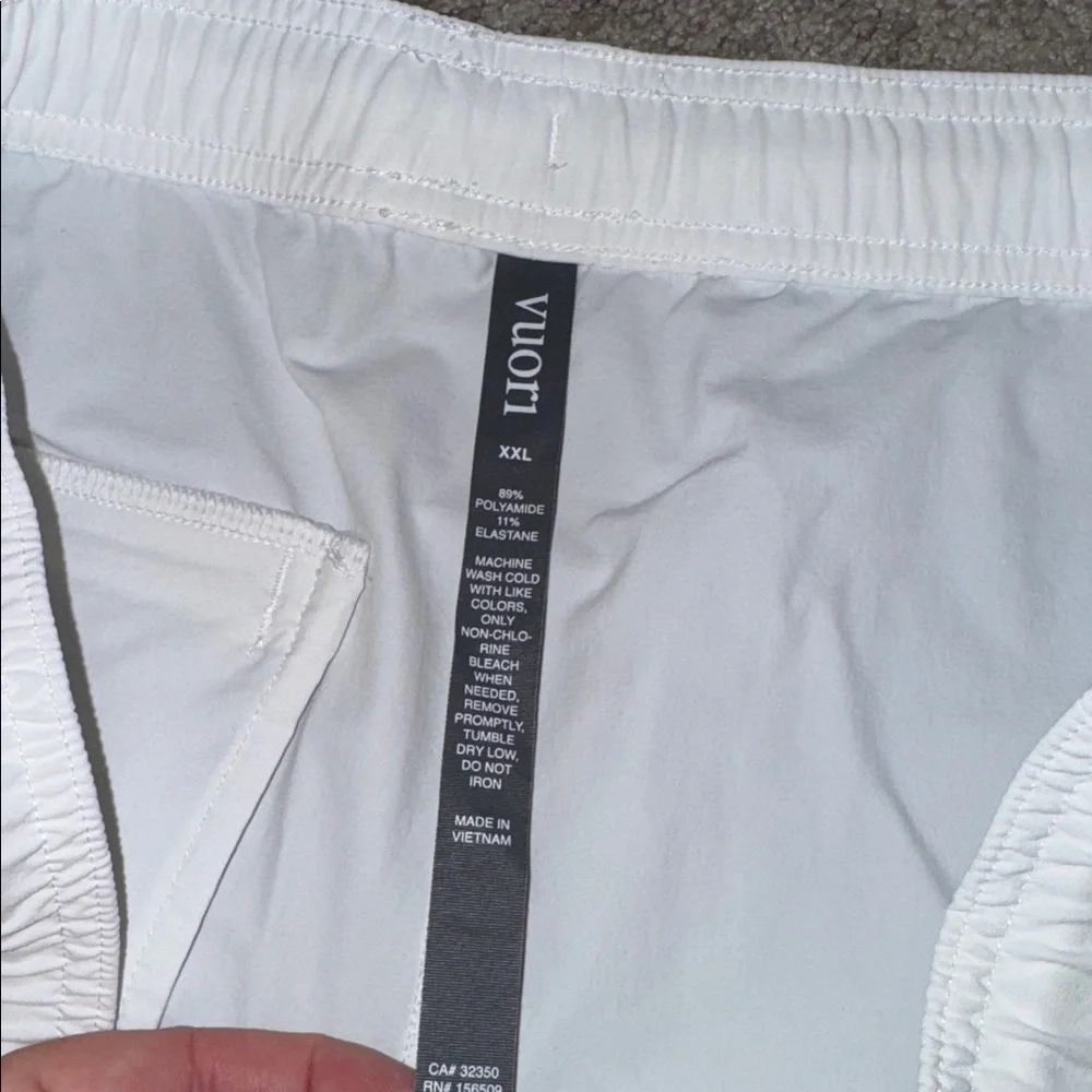 Vuori XXL Crosscourt Shorts men’s $94 white athletic barely used gym - Picture 8 of 10